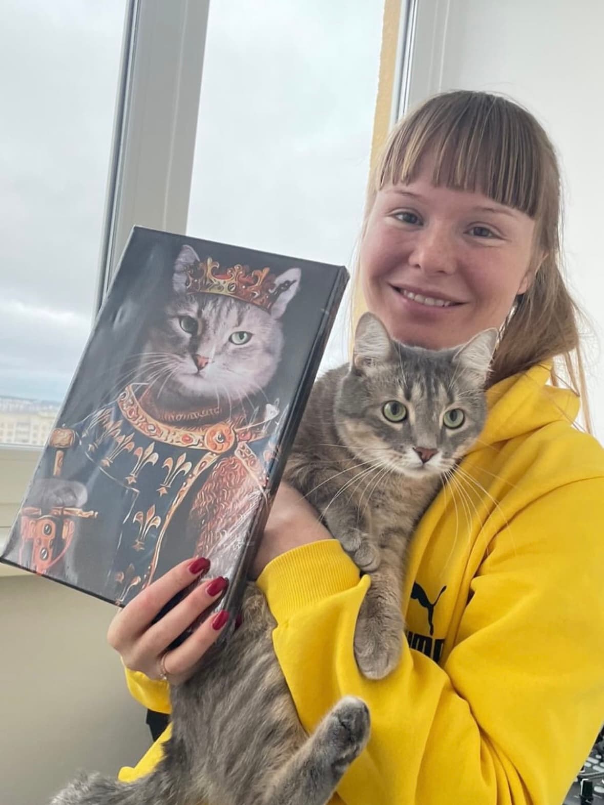 Tutora com seu gato e o retrato personalizado dele